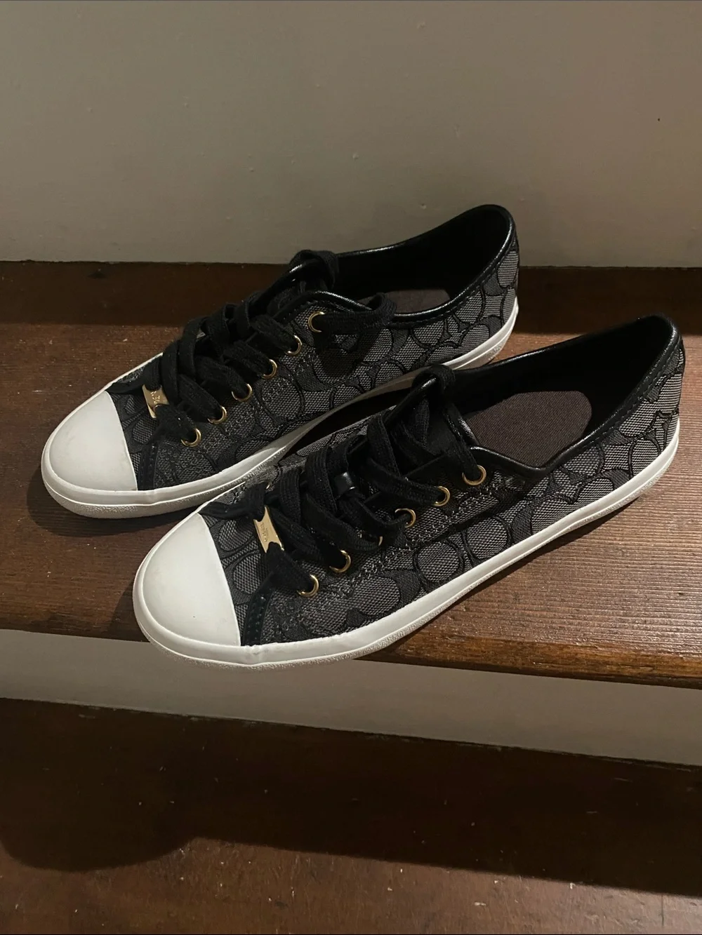 Coach Empire Signature low-top Sneaker, Size 8B
